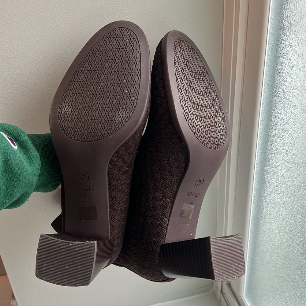 Vivaia Brown Square Heel Bootie. Round Toe. Size 40/US9. Water Repellent. - Picture 5 of 7